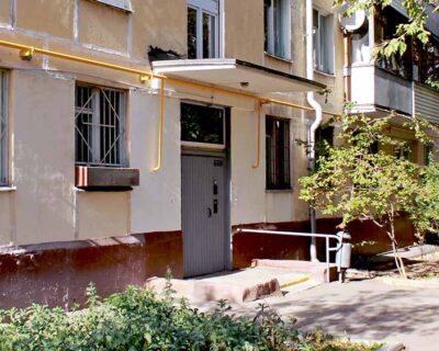 Козырек подъезда: правовой статус, содержание и ремонт