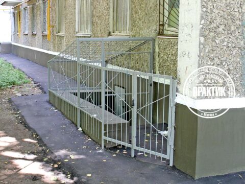 Ремонт цоколя и входа в подвал жилого дома